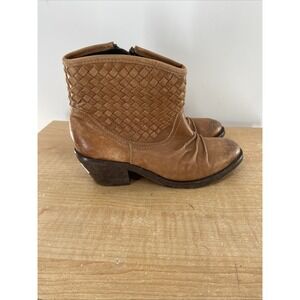 Circle G Women's Woven Distressed Ankle Boot 7.5 M